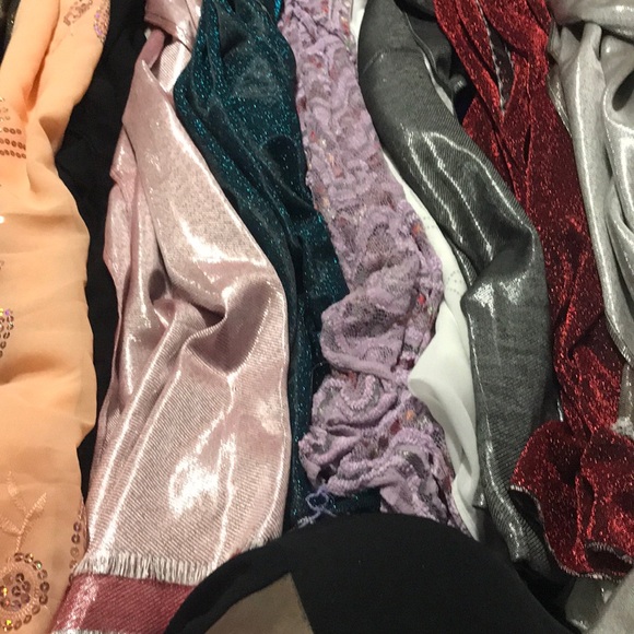 10 scarfs /hijabs - Picture 1 of 4